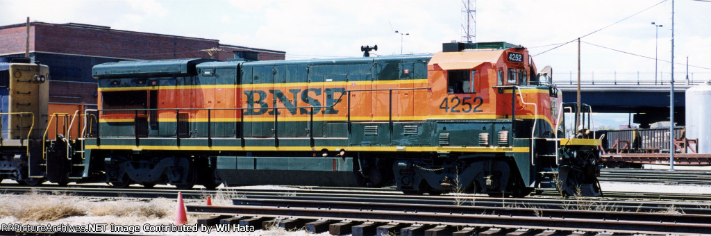 BNSF B23-7 4252